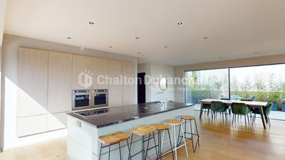 Maison - 235 m² - 6 pièces