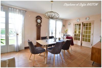 Maison - 152 m² - 6 pièces