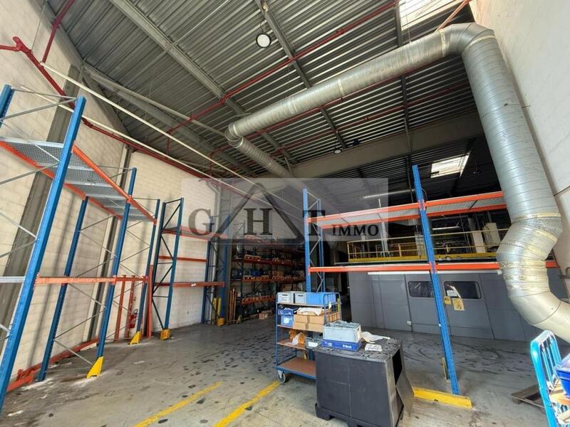 Entrepôt - 7 663 m²