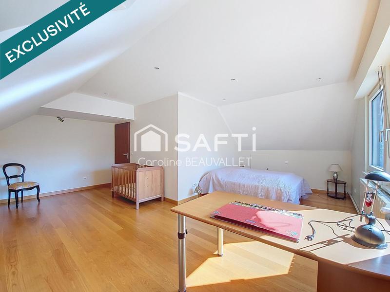 Maison - 240 m² - 7 pièces