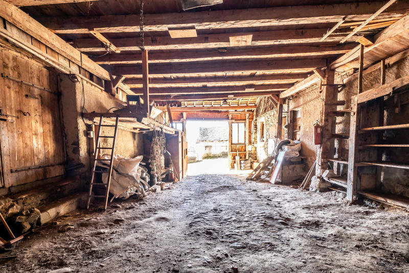 Ferme - 710 m² - 4 pièces