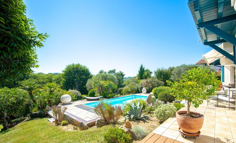 Maison - 197 m² - 6 pièces