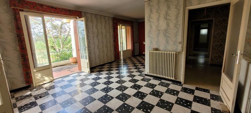 Propriété - 133 m² - 8 pièces