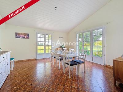 Maison - 140 m² - 5 pièces