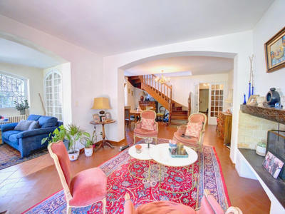 Maison - 216 m² - 6 pièces