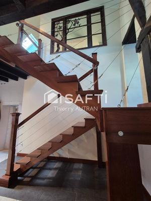 Maison - 245 m² - 8 pièces