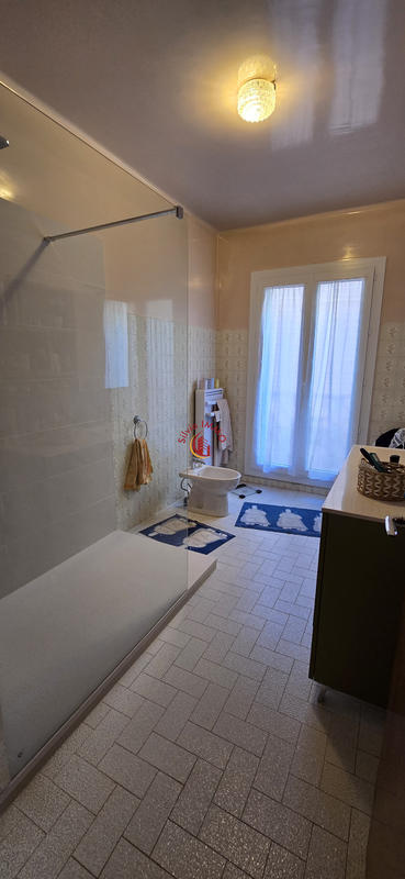 Maison - 515 m² - 45 pièces