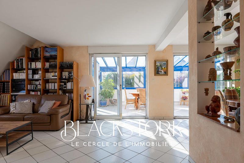 Maison - 202 m² - 6 pièces