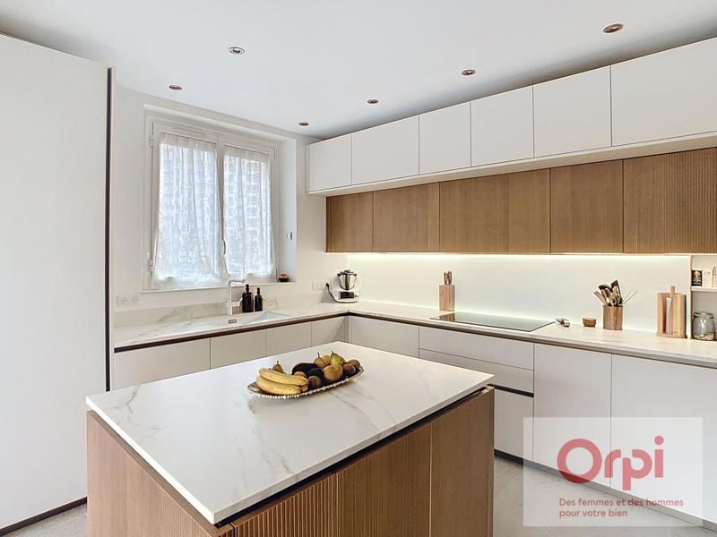 Maison - 187 m² - 7 pièces