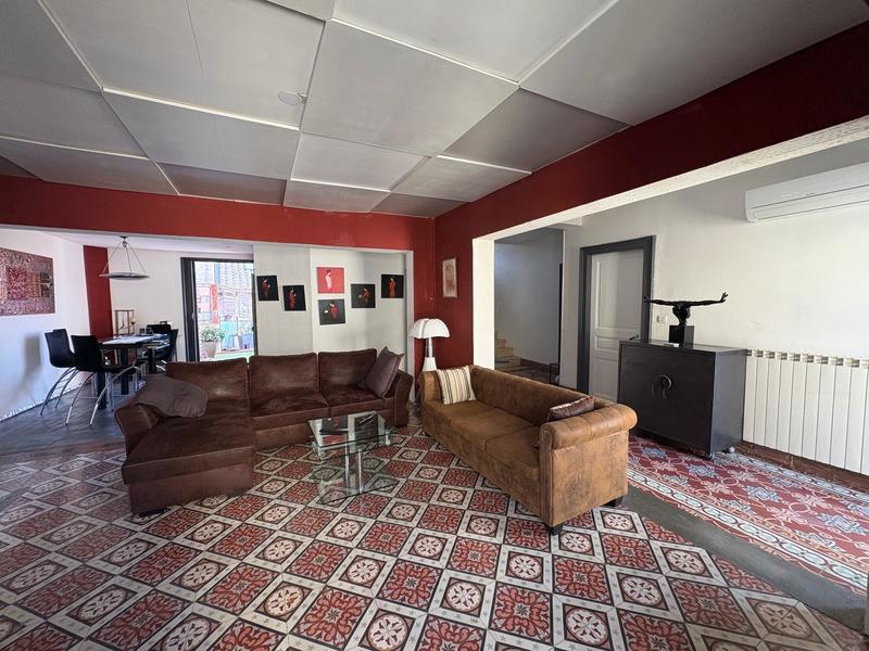 Demeure - 221 m² - 7 pièces