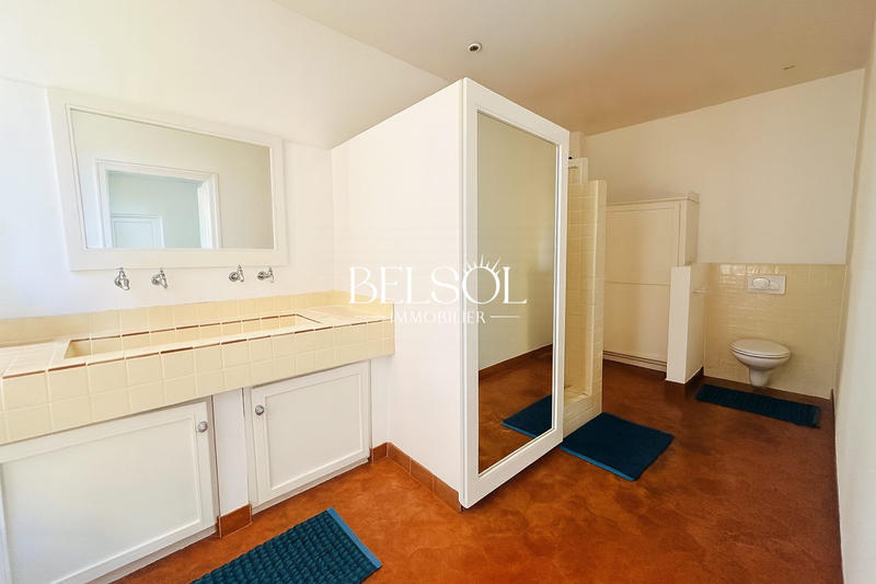 Maison - 458 m² - 7 pièces