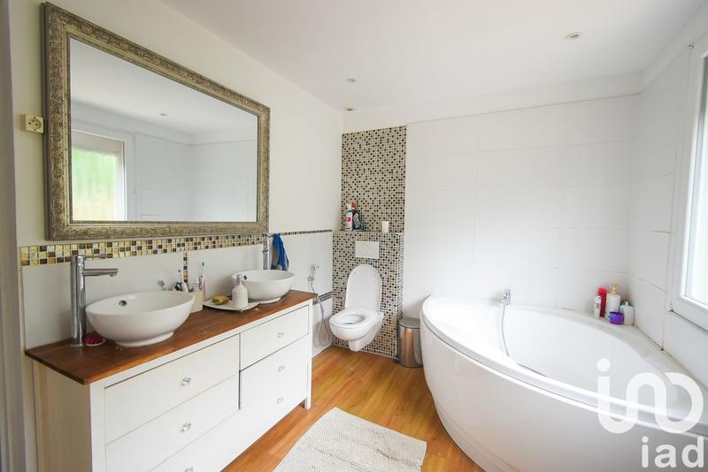 Maison - 104 m² - 5 pièces