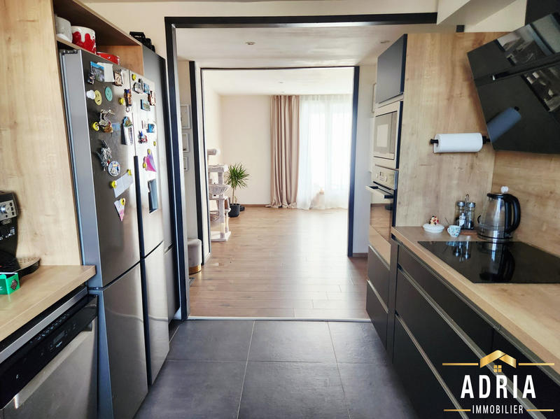 Appartement - 93 m² - 4 pièces