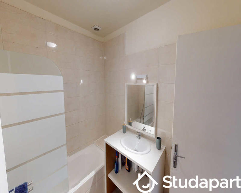 Chambre - 90 m² - 1 pièce