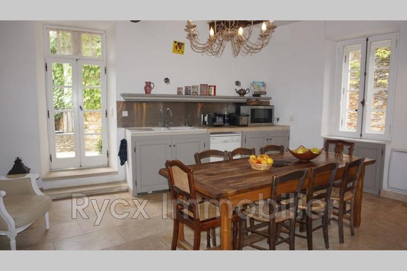 Maison - 285 m² - 9 pièces