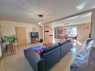 Maison - 202 m² - 8 pièces