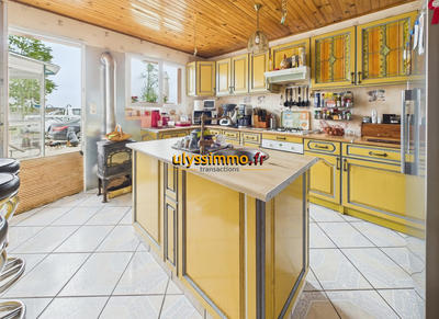 Maison - 184 m² - 8 pièces