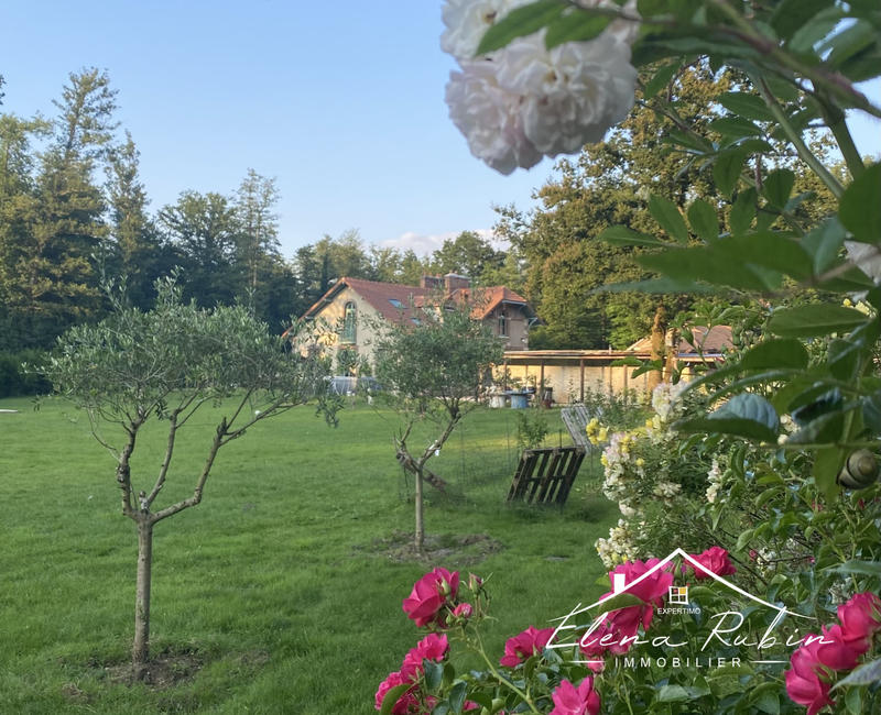 Propriété - 200 m² - 8 pièces