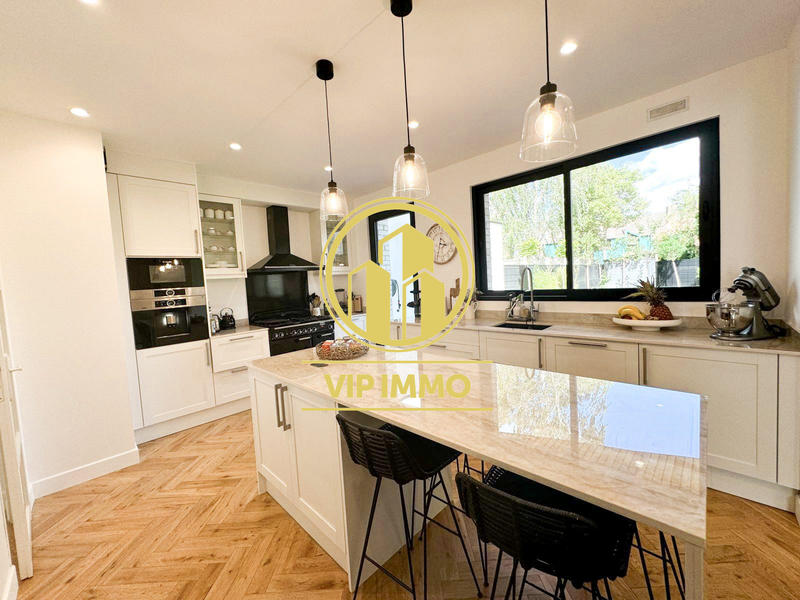 Maison contemporaine - 160 m² - 8 pièces