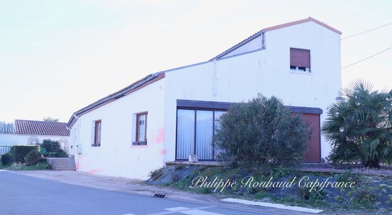 Maison - 420 m² - 17 pièces