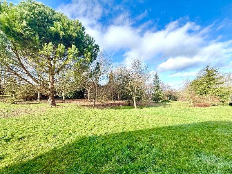 Maison - 230 m² - 7 pièces