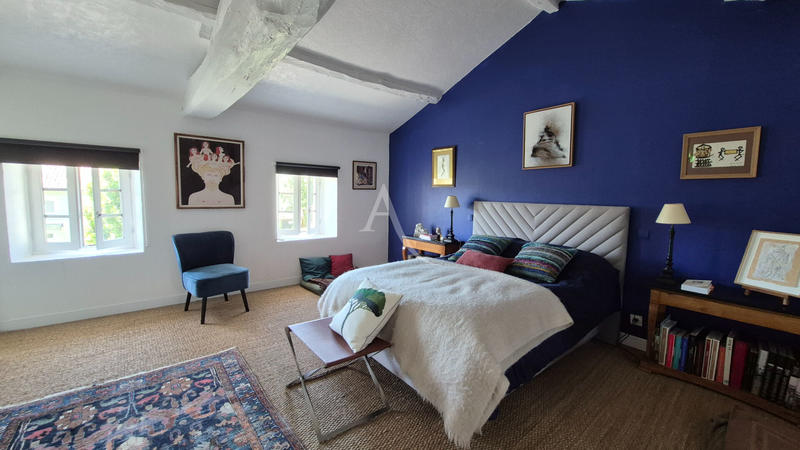 Maison - 186 m² - 5 pièces