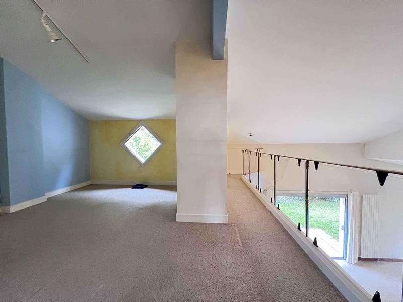 Maison - 180 m² - 5 pièces