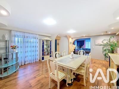 Maison - 217 m² - 8 pièces