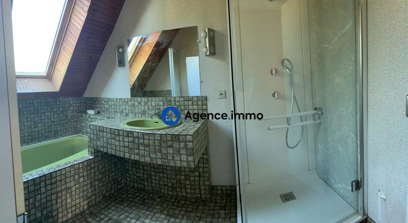 Maison - 97 m² - 5 pièces