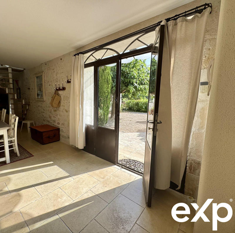 Maison - 300 m² - 7 pièces