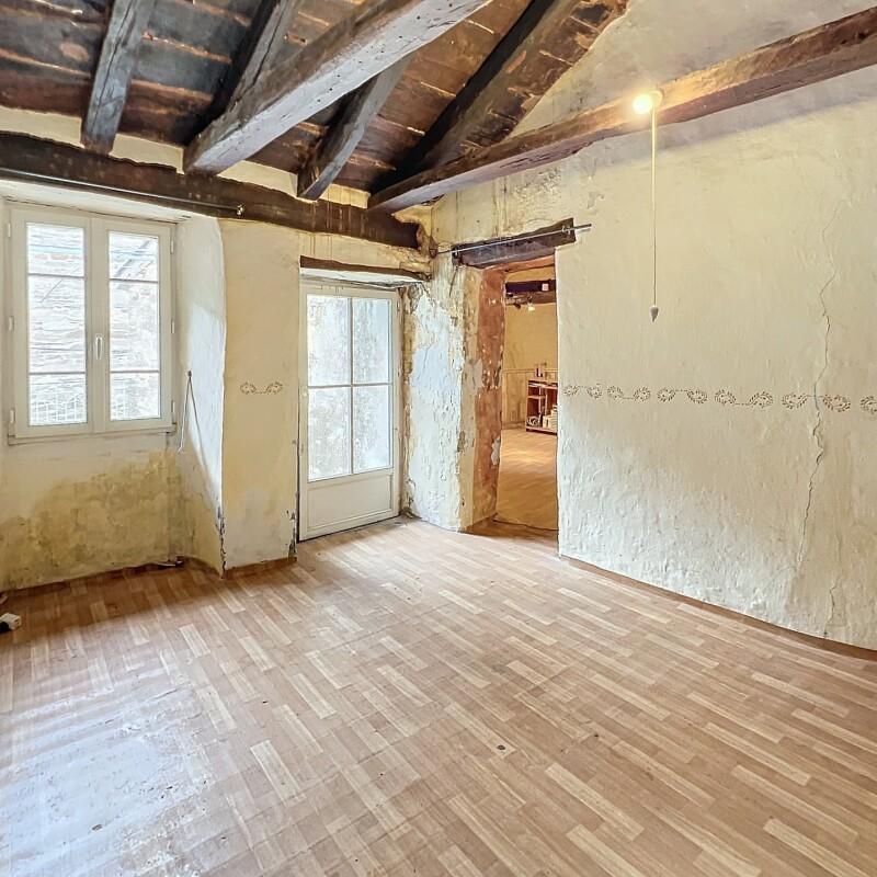 Maison en pierre - 100 m² - 5 pièces