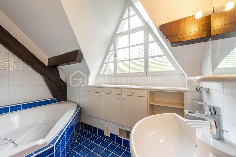 Demeure - 186 m² - 6 pièces