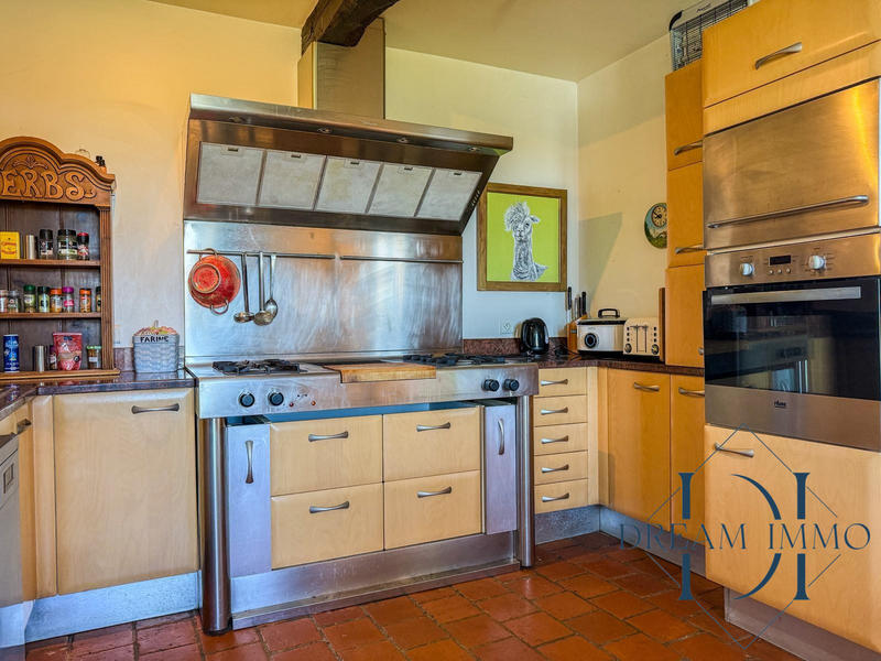 Maison - 200 m² - 7 pièces