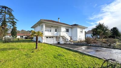 Maison - 99 m² - 5 pièces