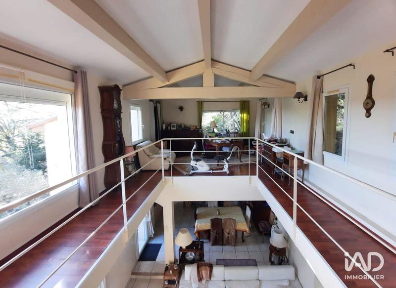 Maison - 235 m² - 4 pièces