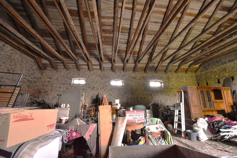 Grange - 320 m² - 2 pièces