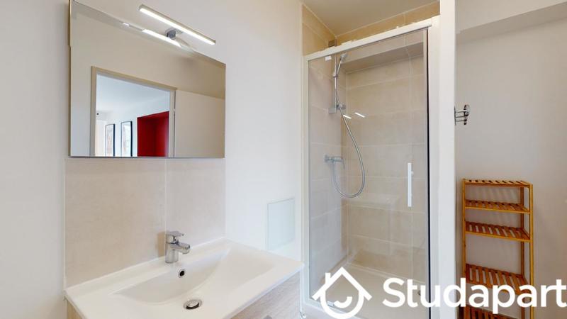 Chambre - 82 m² - 1 pièce