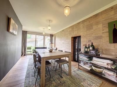 Maison traditionnelle - 388 m² - 15 pièces