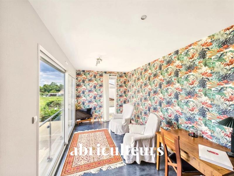 Maison - 242 m² - 8 pièces