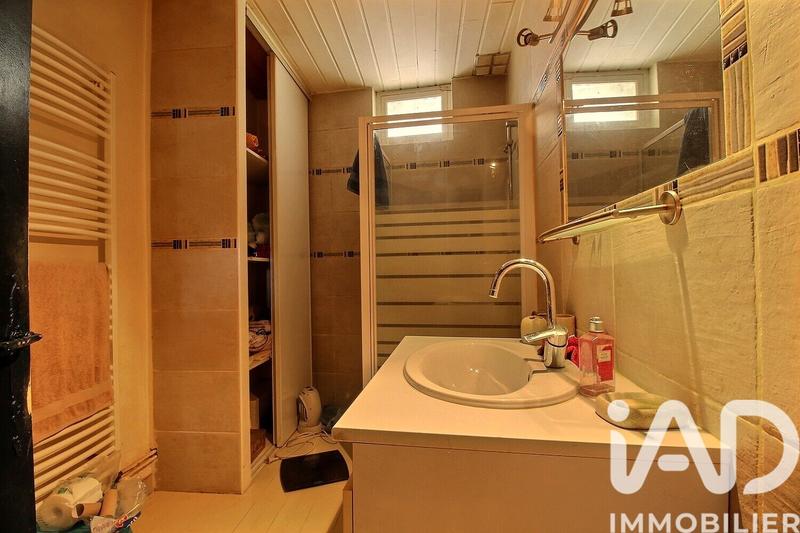 Maison - 238 m² - 6 pièces