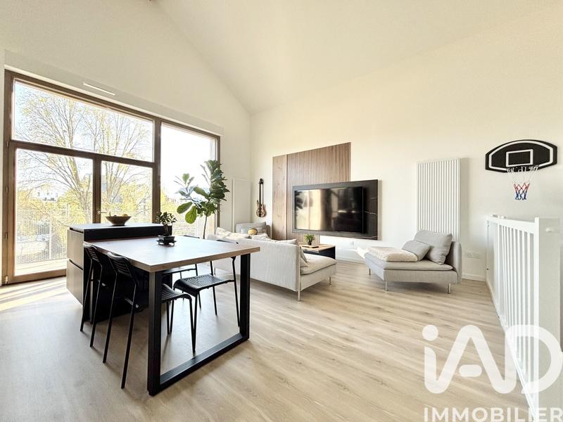 Loft - 93 m² - 5 pièces