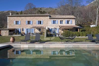 Mas - 220 m² - 6 pièces