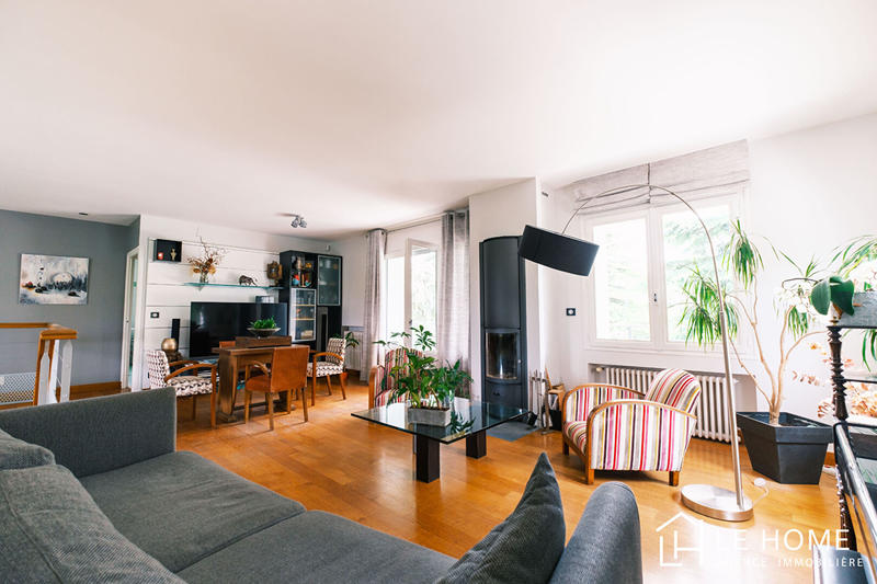 Maison - 195 m² - 8 pièces