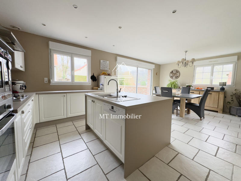 Maison - 141 m² - 8 pièces