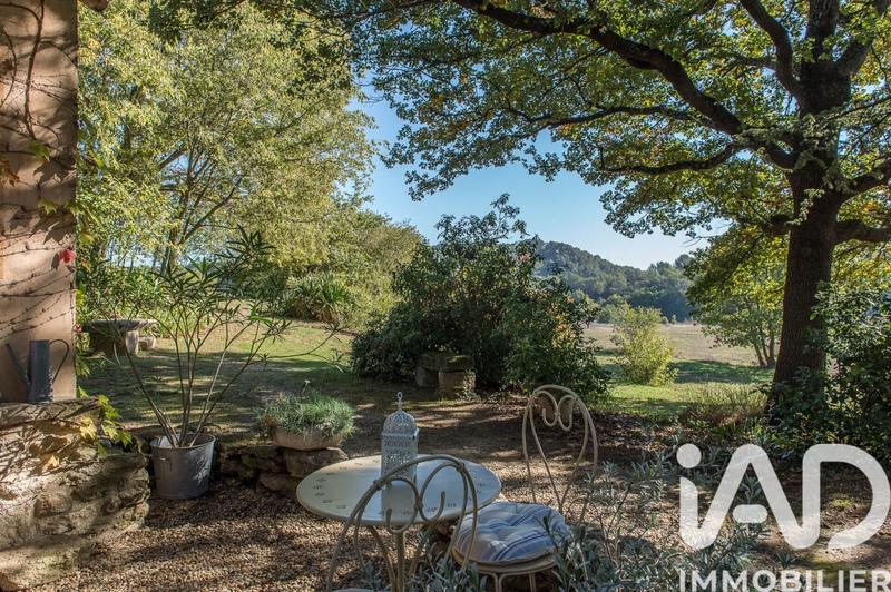 Maison - 402 m² - 12 pièces