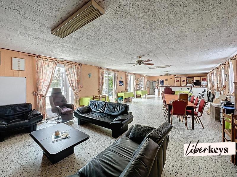 Maison - 428 m² - 14 pièces