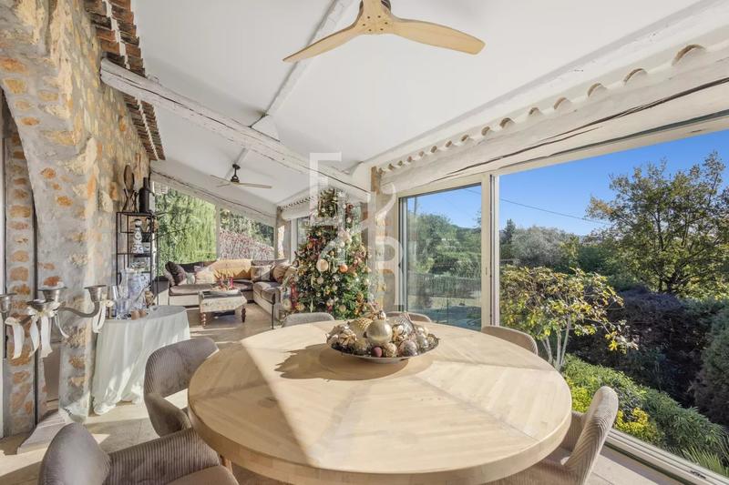 Villa - 188 m² - 6 pièces