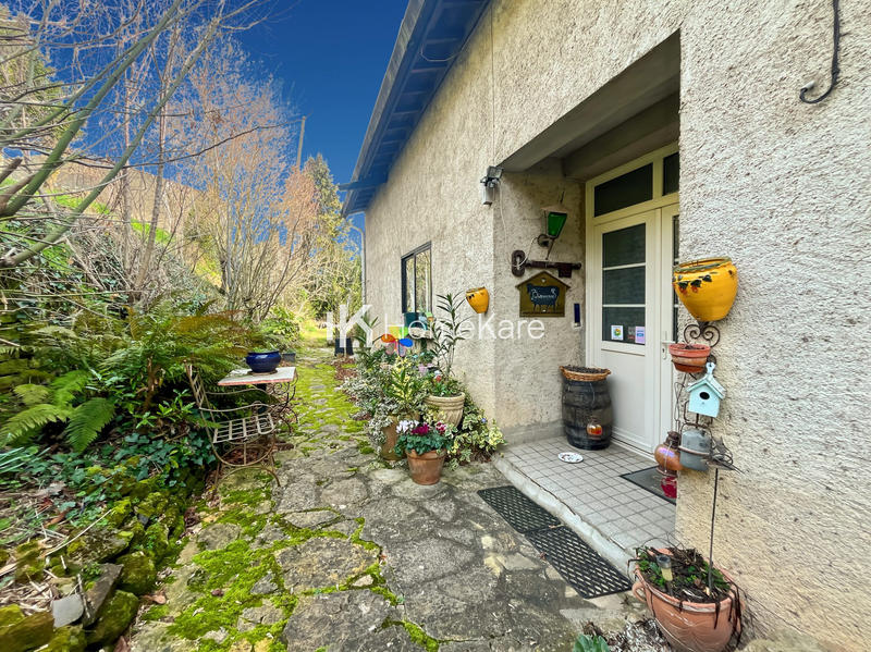 Maison - 270 m² - 9 pièces