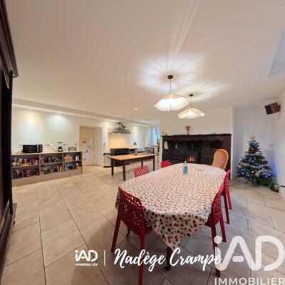 Maison - 180 m² - 5 pièces