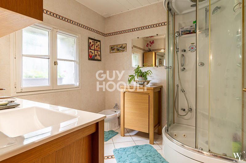 Maison - 171 m² - 6 pièces